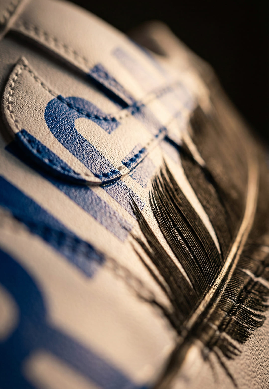 Leather Details BEZOS