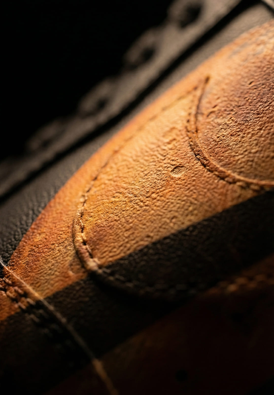 Leather Details MUSK